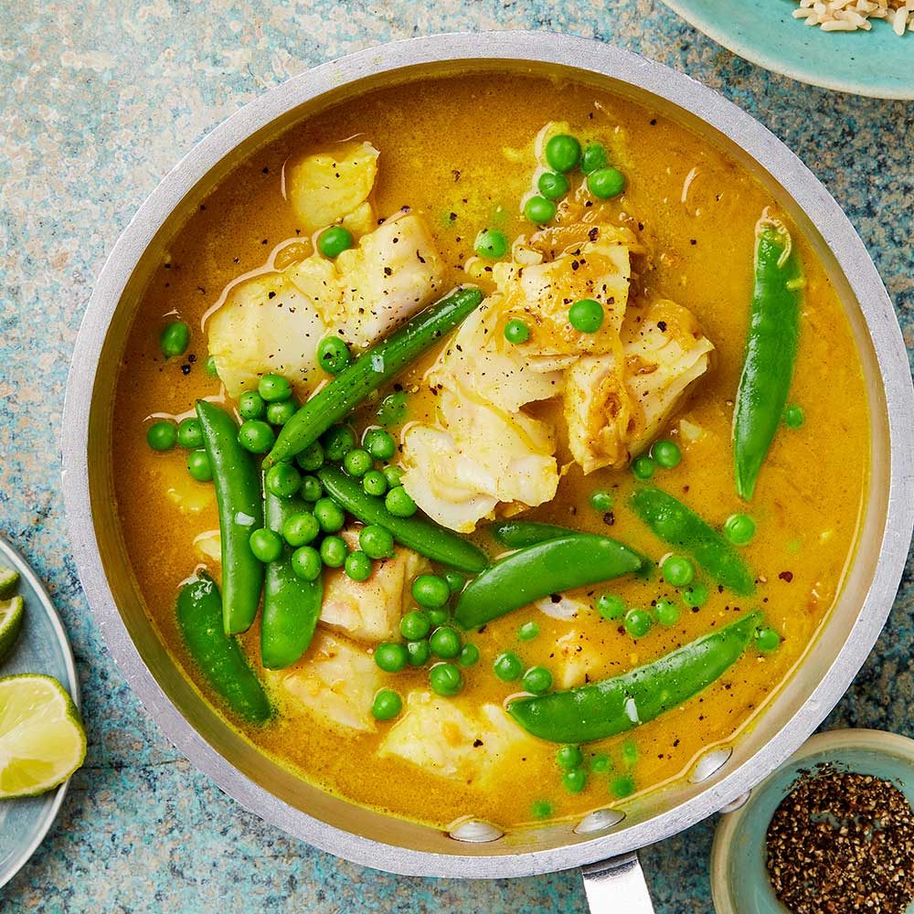 Curry de pescado con cúrcuma, jengibre y coco