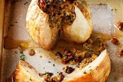 whole baked celeriac with blue cheese and walnuts 769bffb RecetasPopulares.com 1
