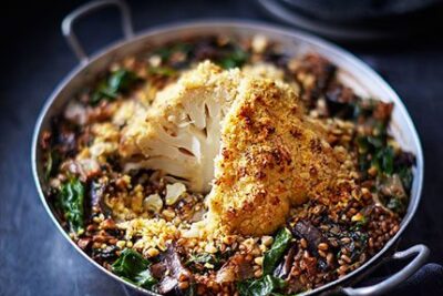 whole roasted cauliflower with red wine shallots wheatberries 234630e RecetasPopulares.com 22